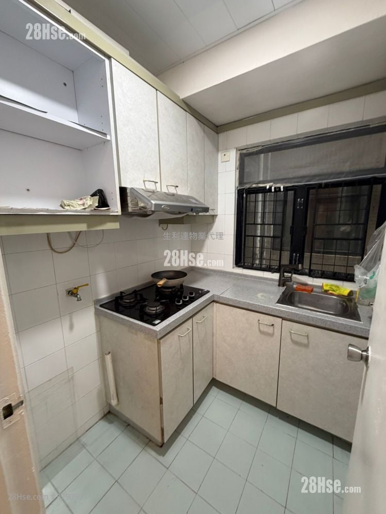 Wing Kwong St Wing Fai Man  Rental 2 Bedrooms , 1 Bathroom 321 ft²