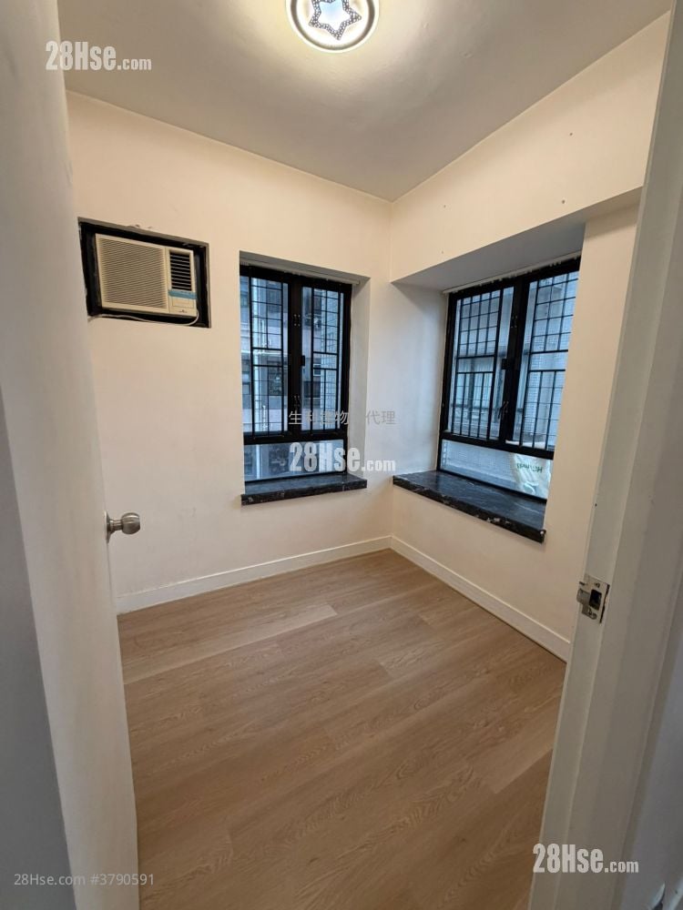 Wing Kwong St Wing Fai Man  Rental 2 Bedrooms , 1 Bathroom 321 ft²