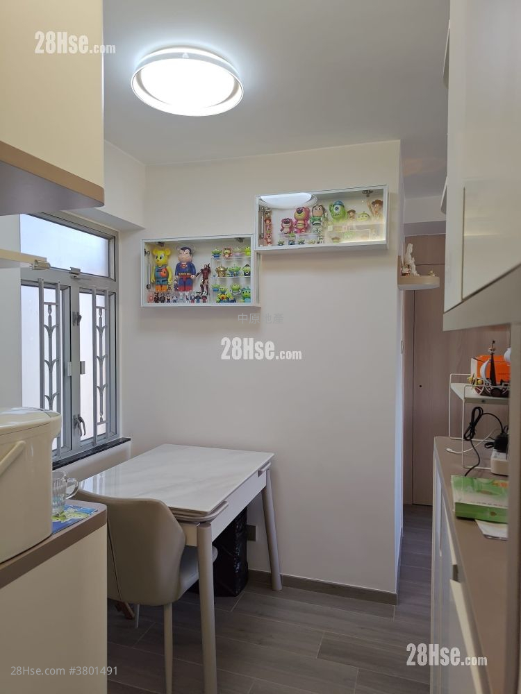 New Kwai Fong Gardens Sell 2 Bedrooms , 1 Bathroom 415 ft²