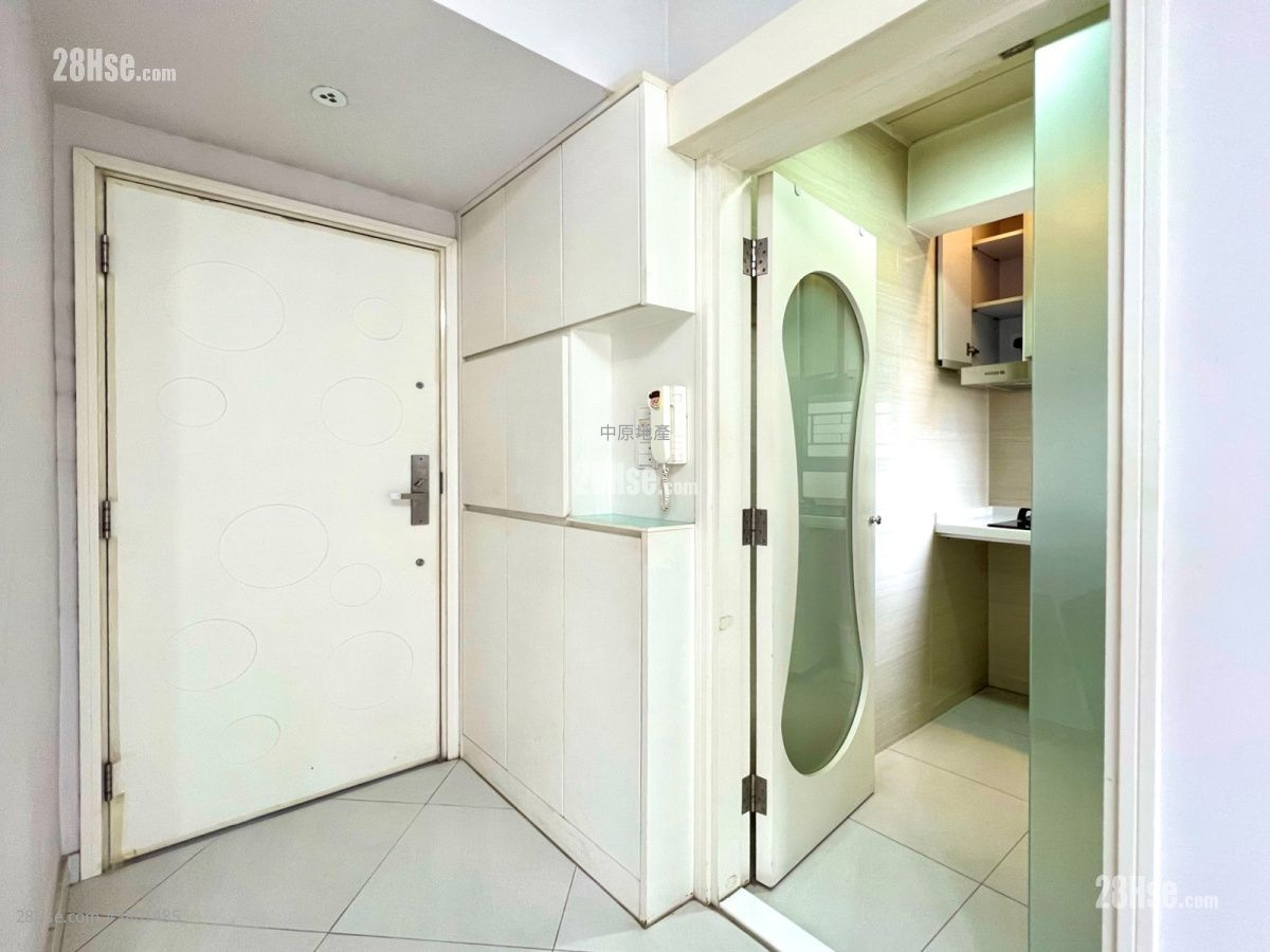 Kwai Chung Plaza Sell 1 Bedroom , 1 Bathroom 318 ft²