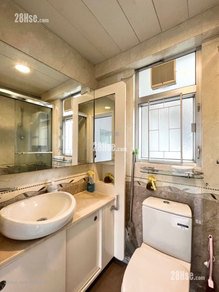 Kwai Chung Plaza Sell 1 Bedroom , 1 Bathroom 318 ft²