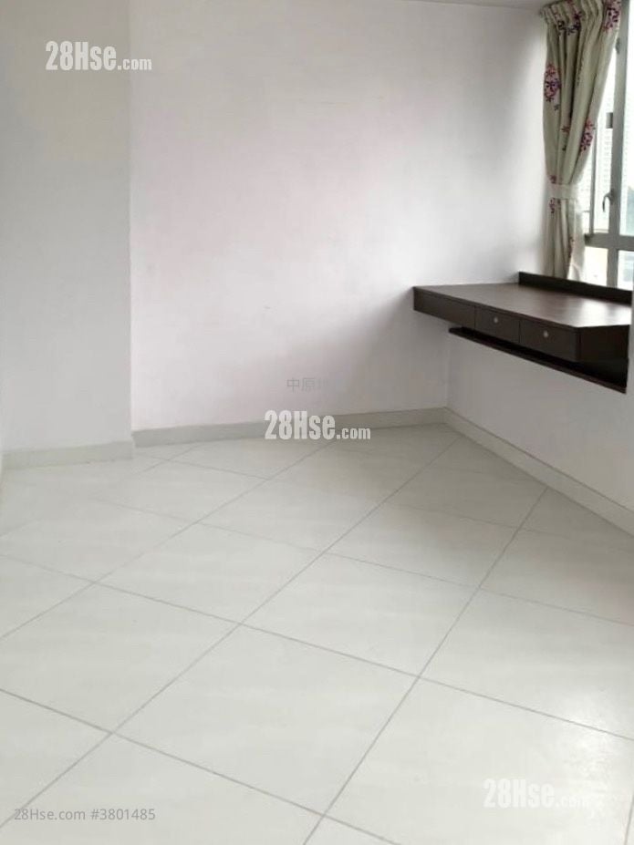 Kwai Chung Plaza Sell 1 Bedroom , 1 Bathroom 318 ft²