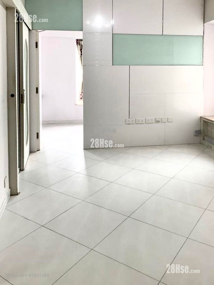 Kwai Chung Plaza Sell 1 Bedroom , 1 Bathroom 318 ft²