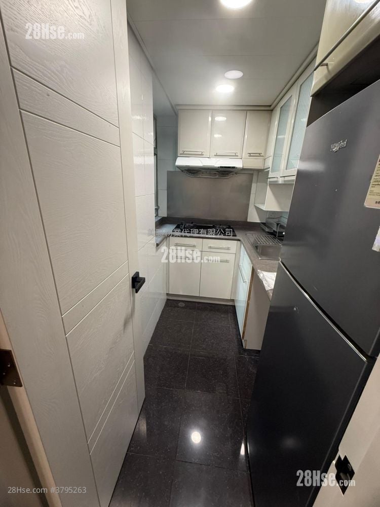 Summit Terrace Sell 2 Bedrooms 424 ft²