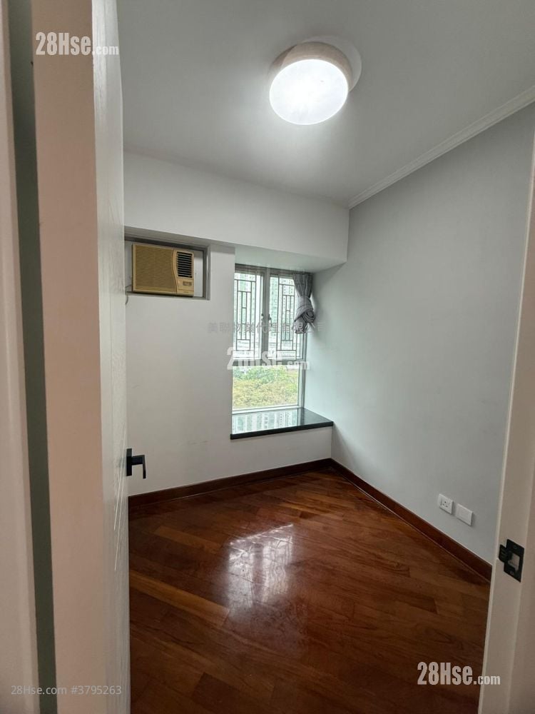 Summit Terrace Sell 2 Bedrooms 424 ft²