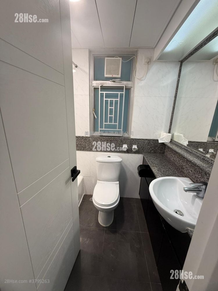 Summit Terrace Sell 2 Bedrooms 424 ft²