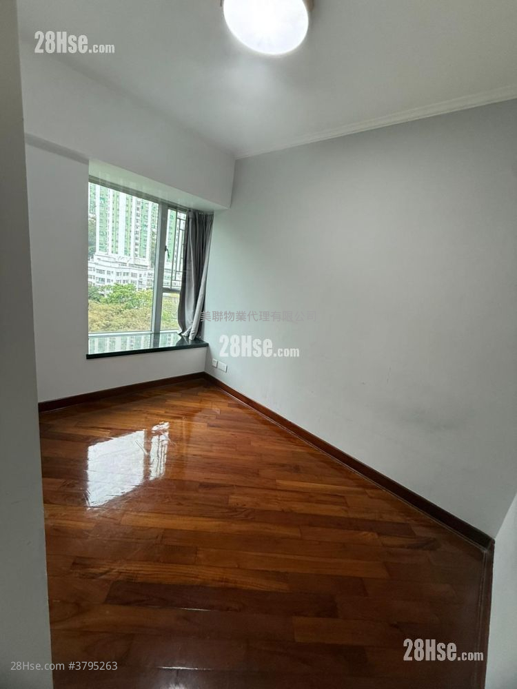 Summit Terrace Sell 2 Bedrooms 424 ft²