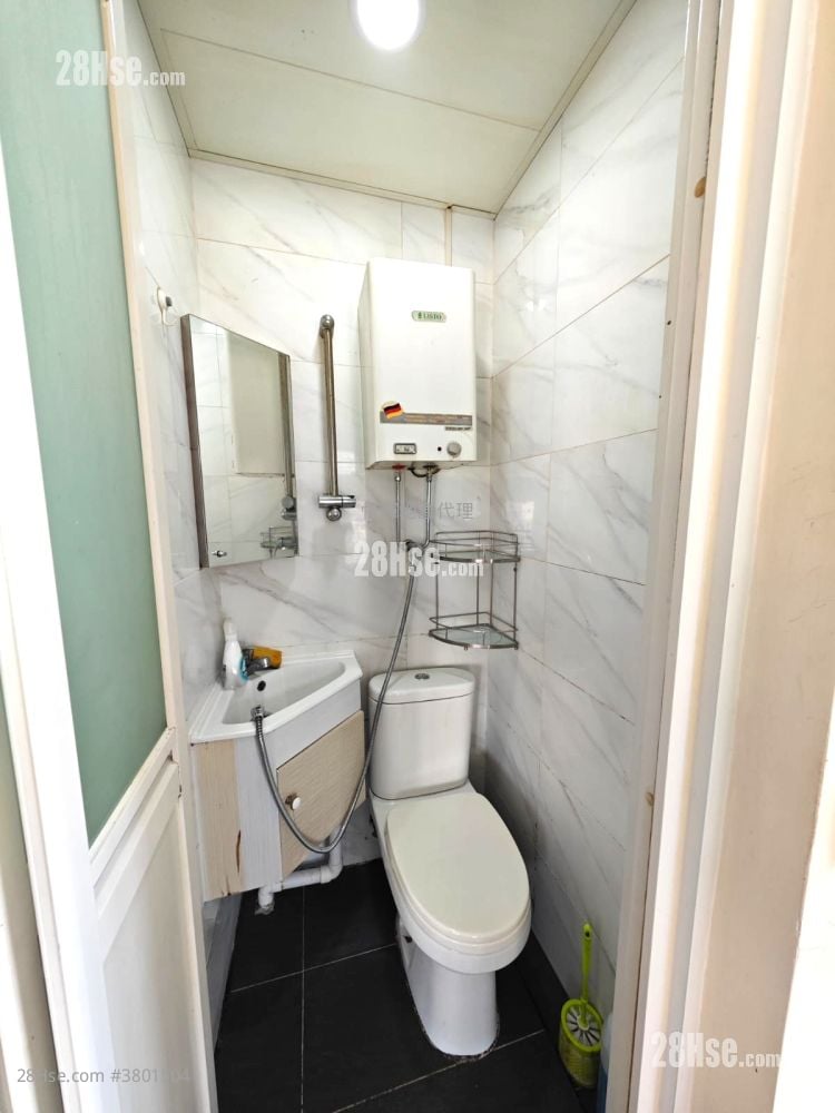 Hang Lung Bank Building Rental Studio , 1 Bathroom 120 ft²