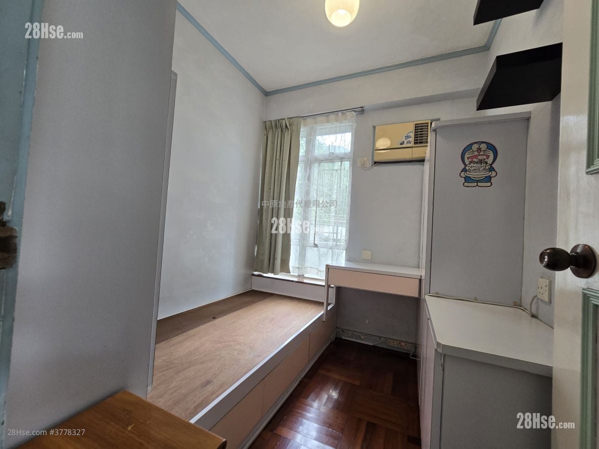 Greenview Court Rental 3 Bedrooms , 2 Bathrooms