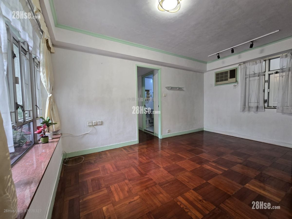 Greenview Court Rental 3 Bedrooms , 2 Bathrooms