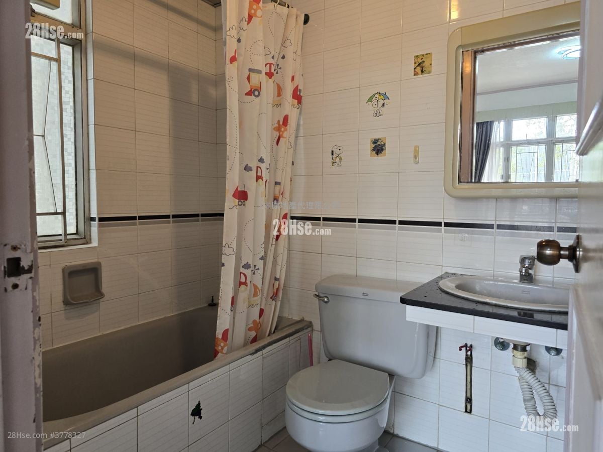 Greenview Court Rental 3 Bedrooms , 2 Bathrooms