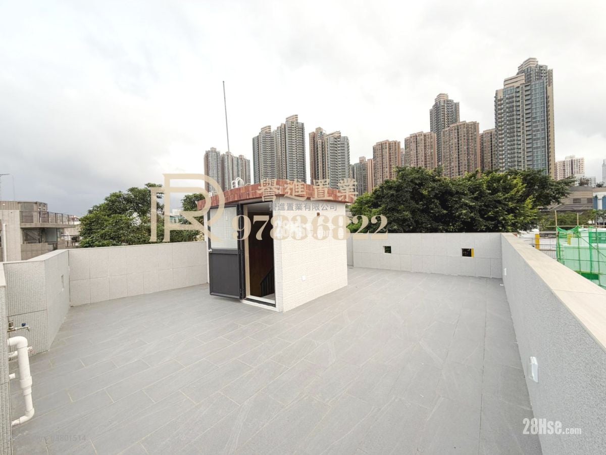 村屋 售盘 5+ 房 , 3 浴室 2,080 平方尺