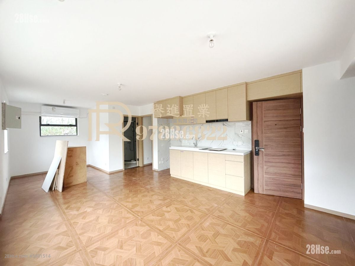 村屋 售盘 5+ 房 , 3 浴室 2,080 平方尺