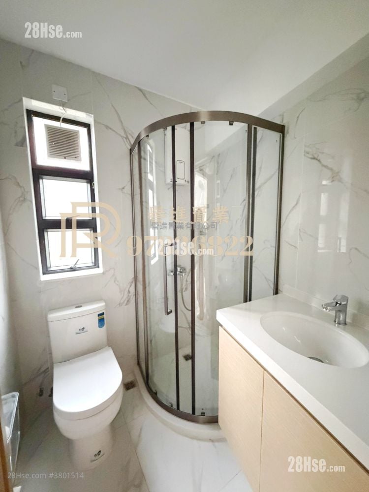 村屋 售盘 5+ 房 , 3 浴室 2,080 平方尺