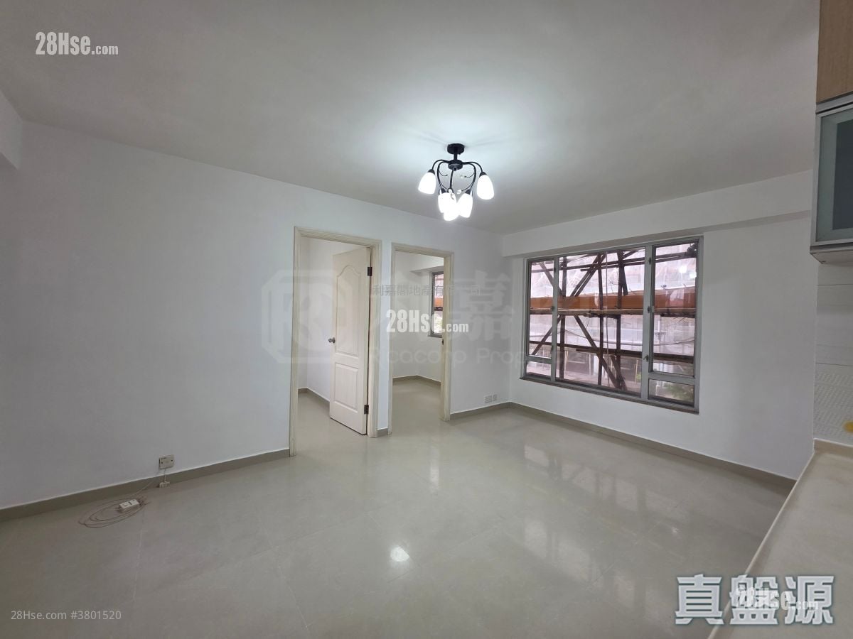 Ching Lai Court Sell 2 Bedrooms , 1 Bathroom 440 ft²
