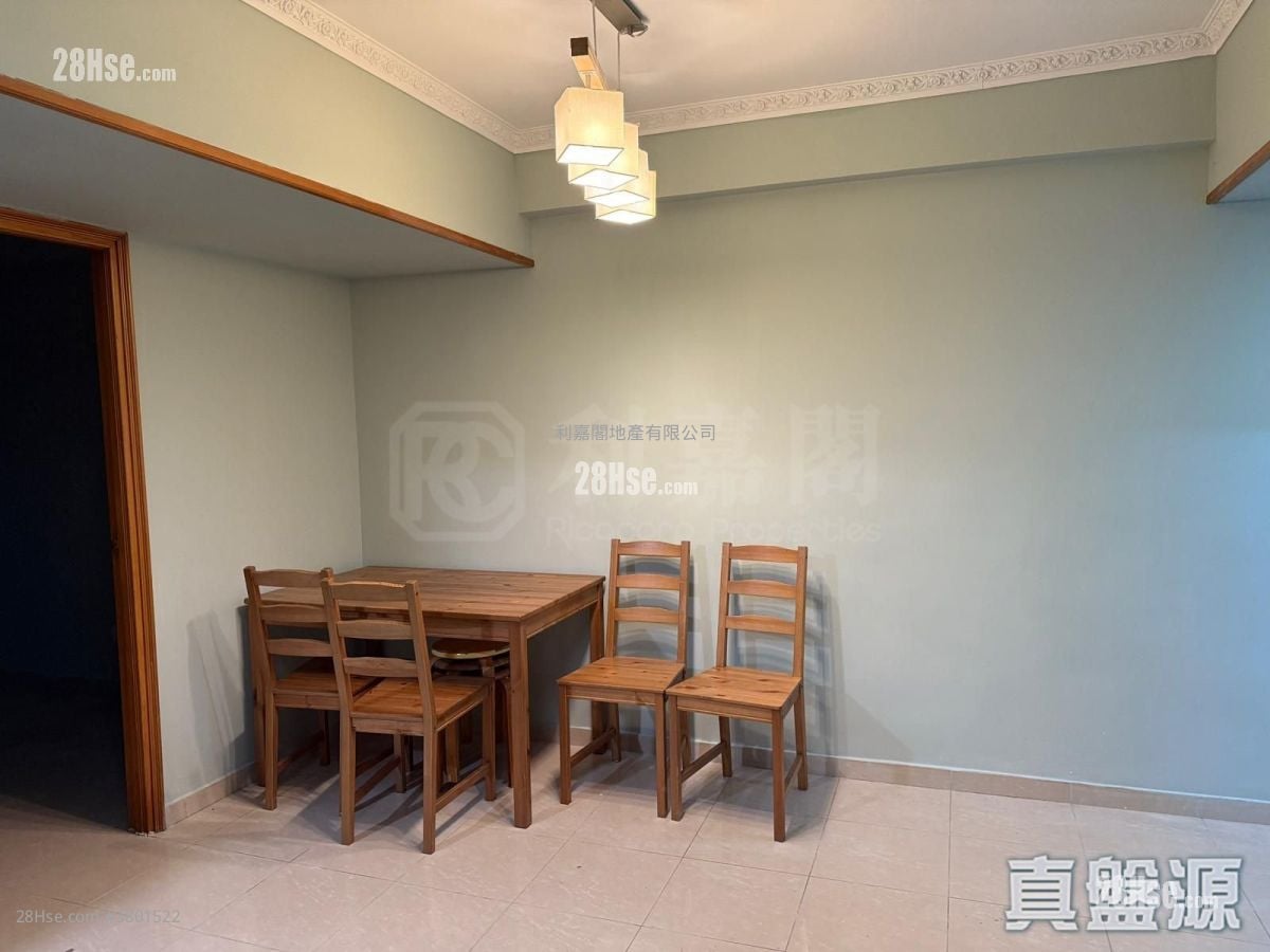 Yuet Lai Court Sell 2 Bedrooms , 1 Bathroom 421 ft²