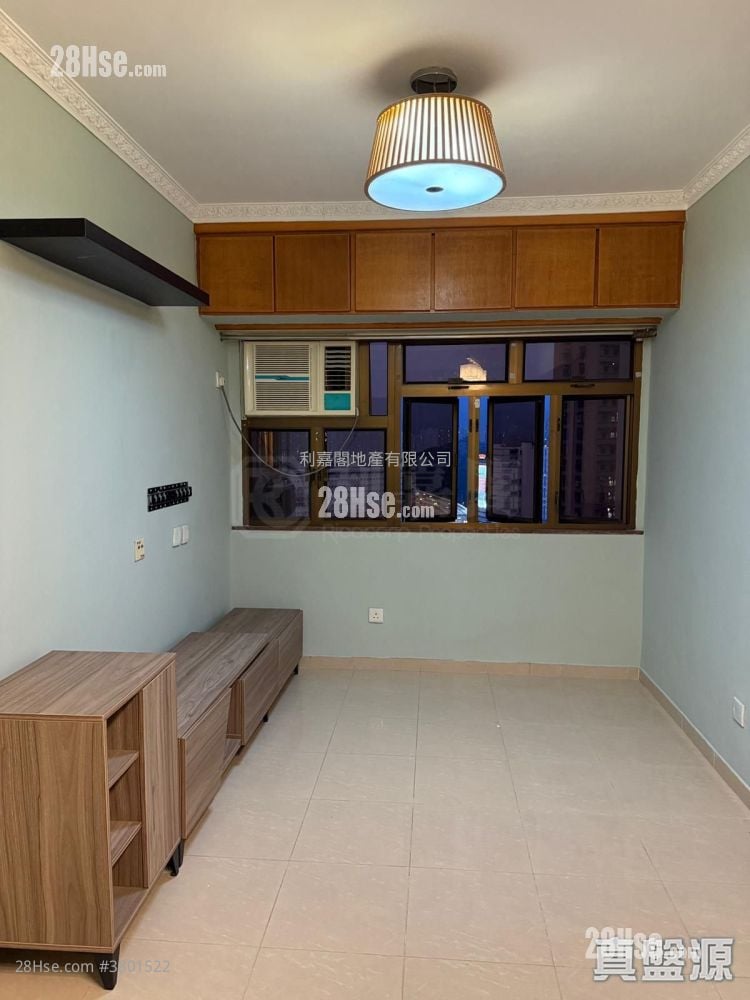 Yuet Lai Court Sell 2 Bedrooms , 1 Bathroom 421 ft²