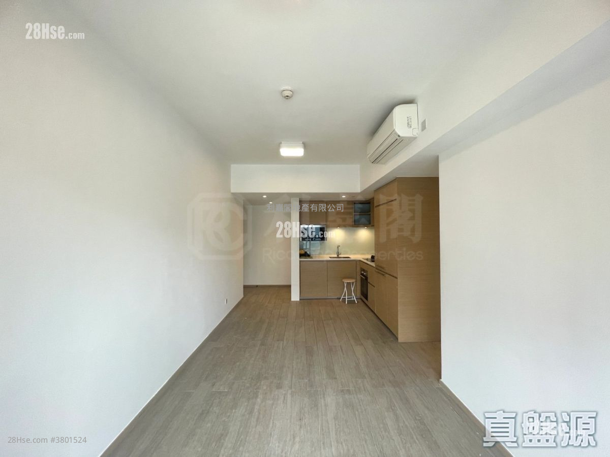 The Wings Rental 663 ft²