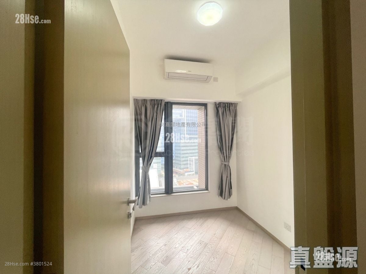 The Wings Rental 663 ft²