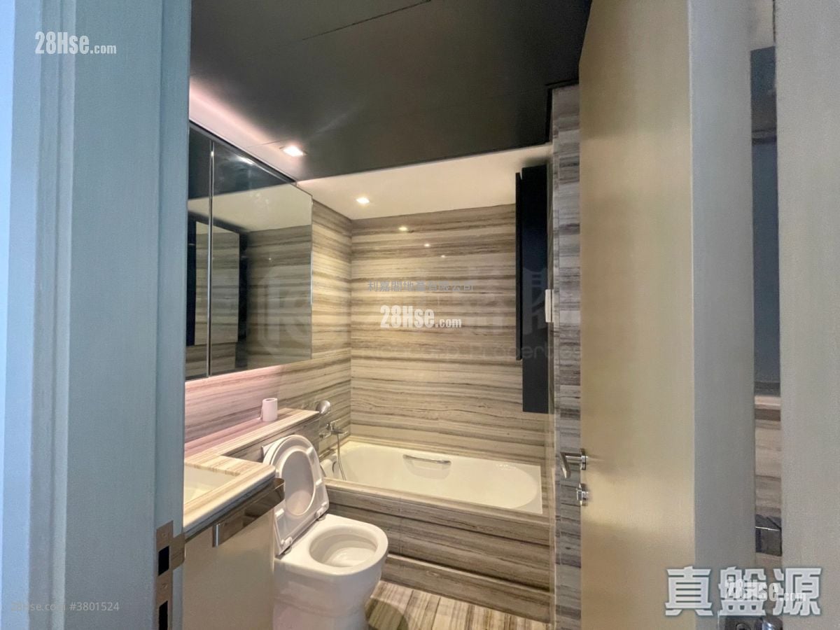 The Wings Rental 663 ft²