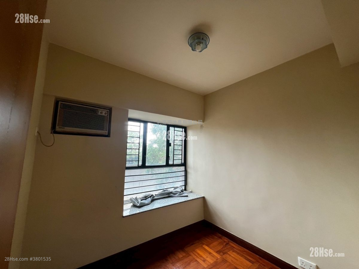 Sun Yuen Long Centre Sell 2 Bedrooms 485 ft²