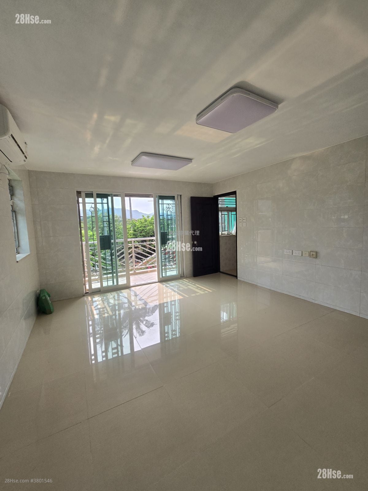 村屋 租盘 3 房 , 1 浴室 700 平方尺