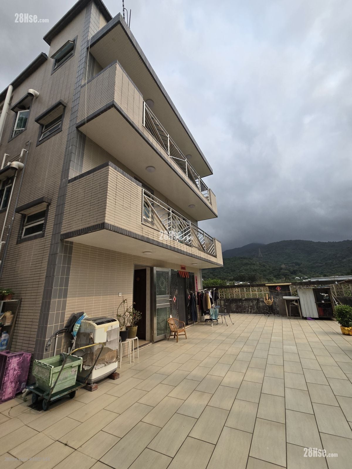 村屋 租盘 3 房 , 1 浴室 700 平方尺