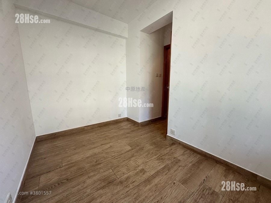 Yoho Town Sell 2 Bedrooms 463 ft²