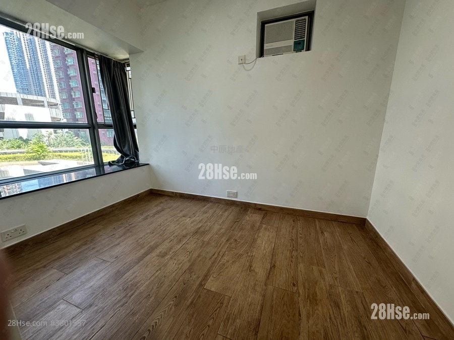 Yoho Town Sell 2 Bedrooms 463 ft²