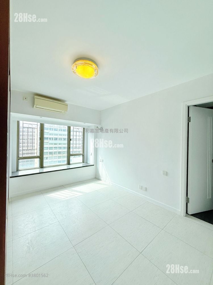 King's Park Villa Sell 3 Bedrooms , 3 Bathrooms 1,136 ft²