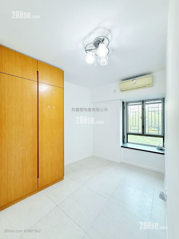 King's Park Villa Sell 3 Bedrooms , 3 Bathrooms 1,136 ft²