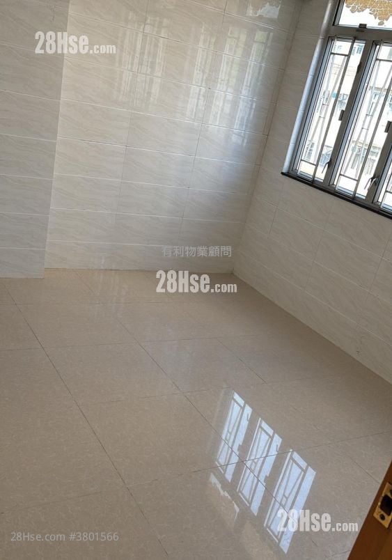 Tung Fuk Building Sell 4 Bedrooms , 4 Bathrooms 616 ft²