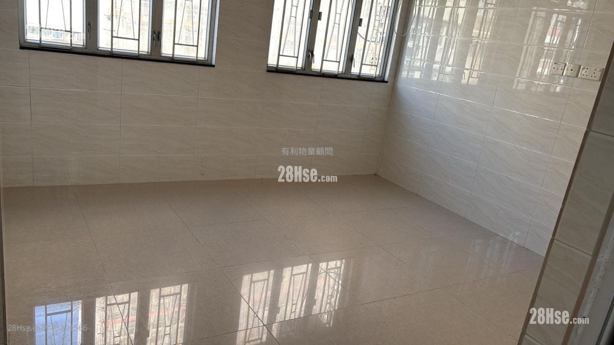 Tung Fuk Building Sell 4 Bedrooms , 4 Bathrooms 616 ft²