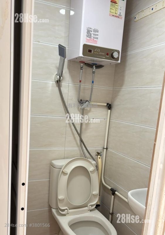 Tung Fuk Building Sell 4 Bedrooms , 4 Bathrooms 616 ft²