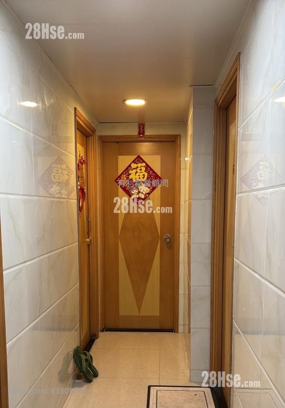 Tung Fuk Building Sell 4 Bedrooms , 4 Bathrooms 616 ft²