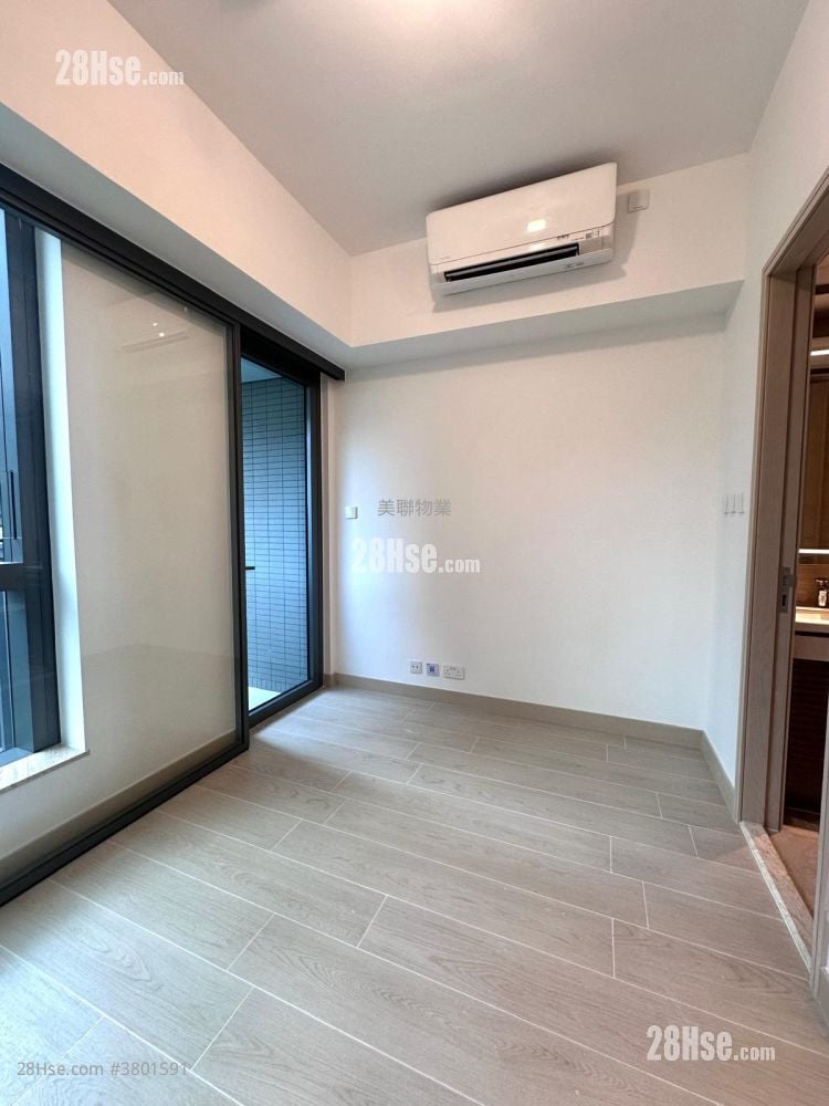 Gold Coast Bay Rental 206 ft²