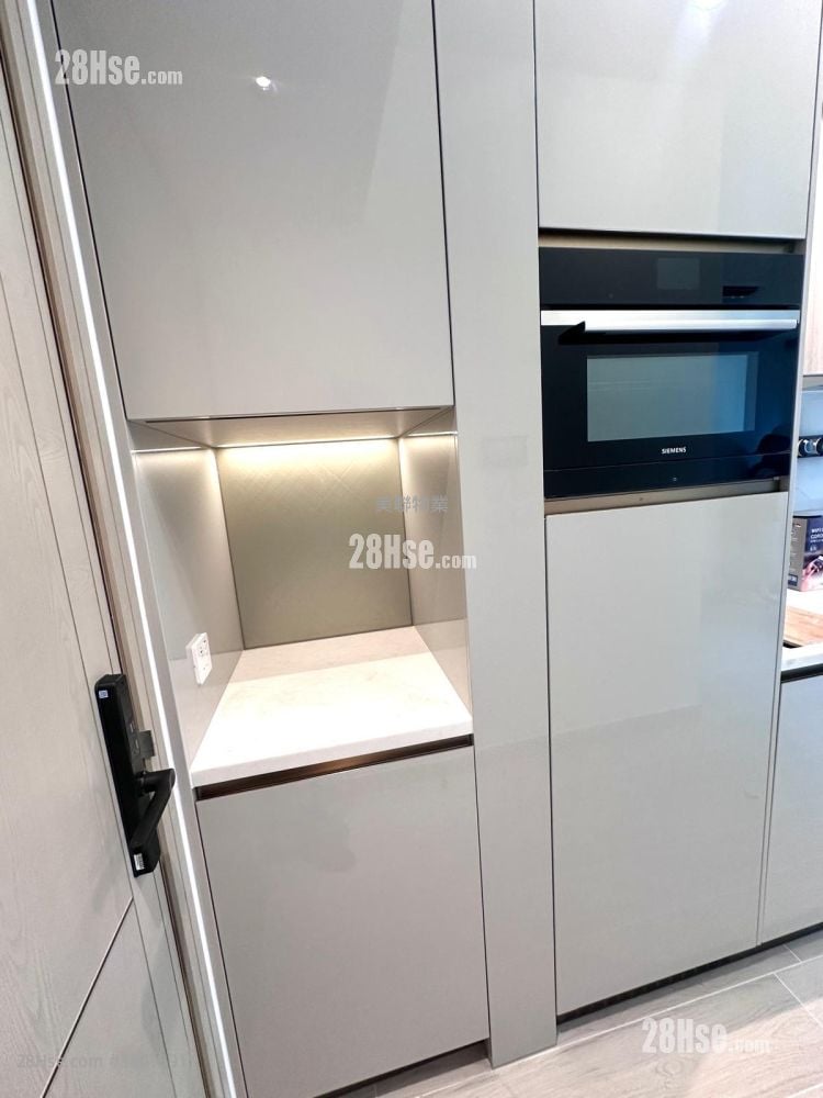 Gold Coast Bay Rental 206 ft²