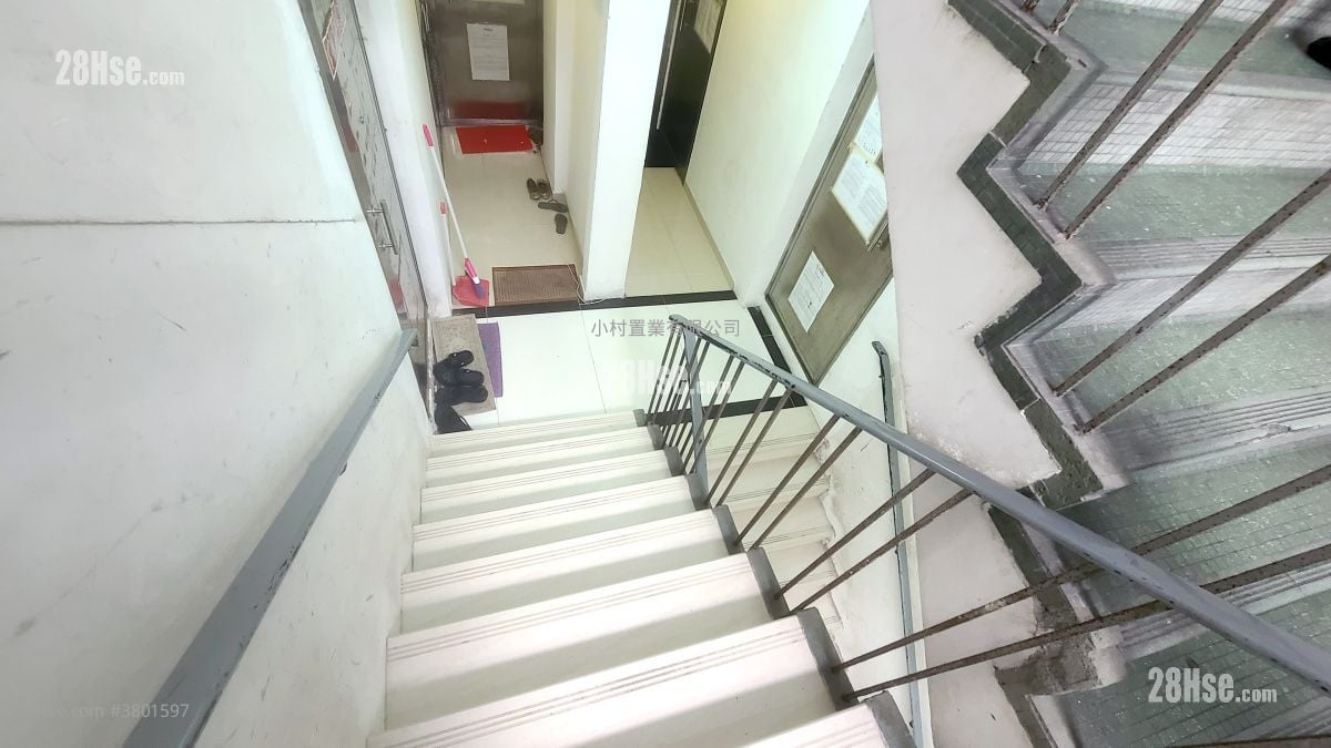 Lobby: 291-293 Queen's Road West Rental Studio , 1 Bathroom 150 ft²