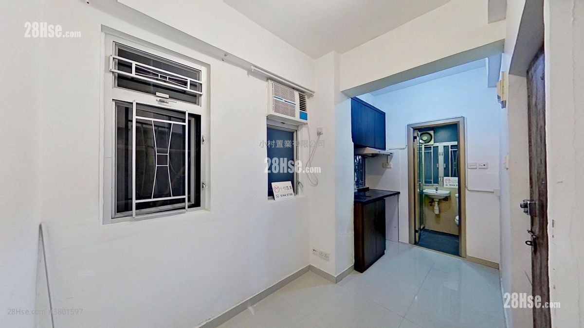 living room: 291-293 Queen's Road West Rental Studio , 1 Bathroom 150 ft²