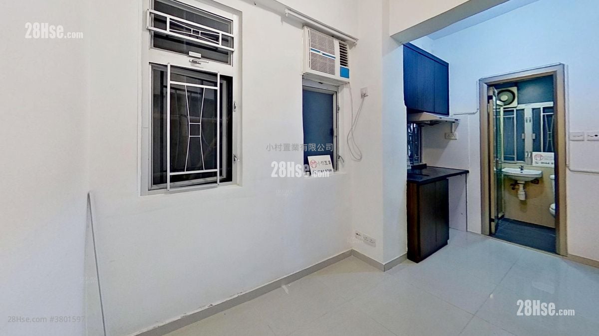 living room: 291-293 Queen's Road West Rental Studio , 1 Bathroom 150 ft²