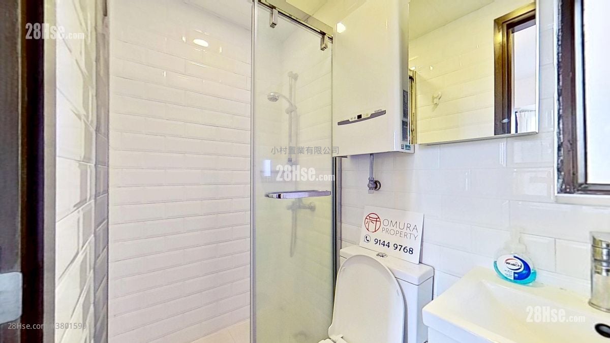 浴室: 高乐花园 租盘 2 房 , 1 浴室 340 平方尺