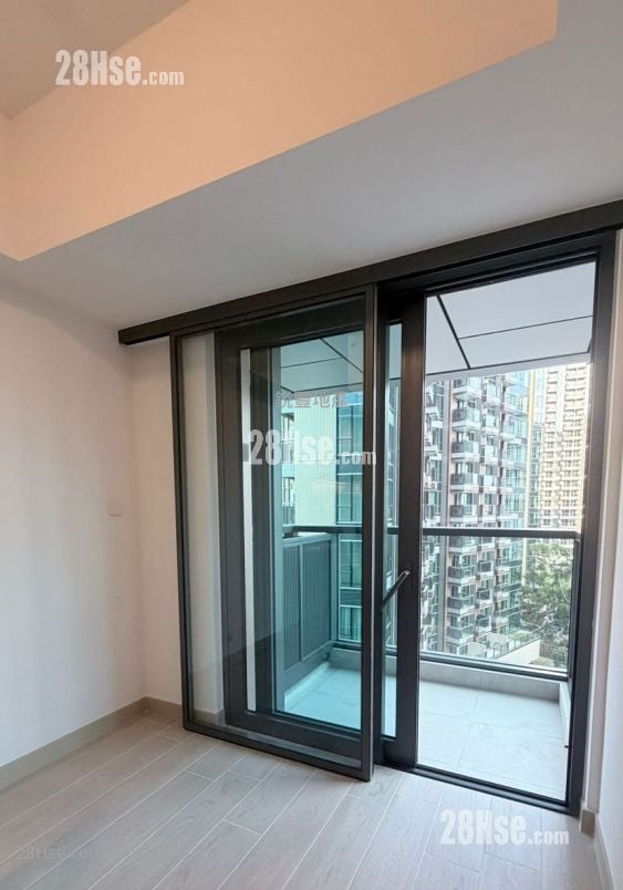 Gold Coast Bay Rental 1 Bedroom , 1 Bathroom 307 ft²