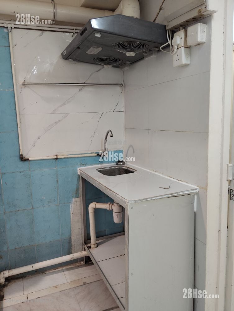 Apollo Building Rental 1 Bathroom 160 ft²