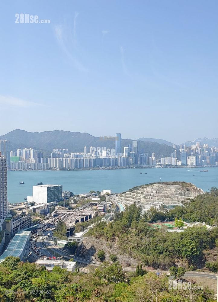 Hong Nga Court Sell 3 Bedrooms , 1 Bathroom 606 ft²