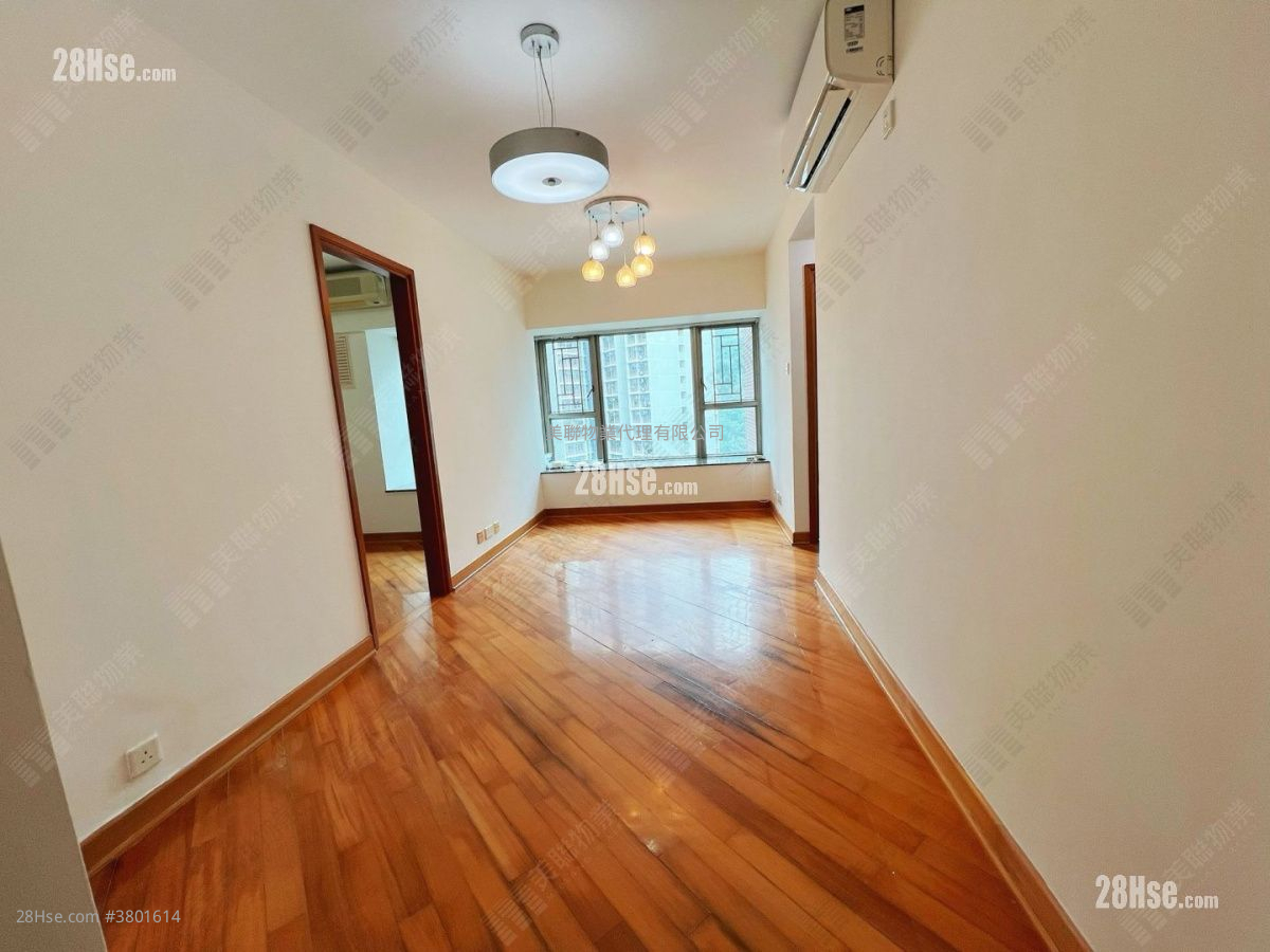 Park Central Sell 2 Bedrooms , 1 Bathroom 438 ft²