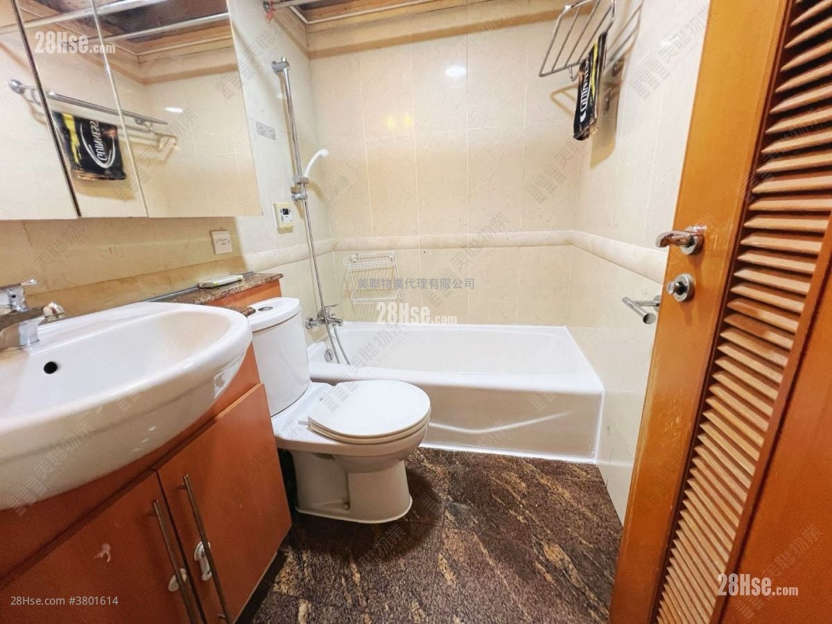 Park Central Sell 2 Bedrooms , 1 Bathroom 438 ft²