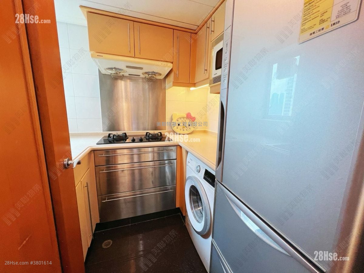 Park Central Sell 2 Bedrooms , 1 Bathroom 438 ft²