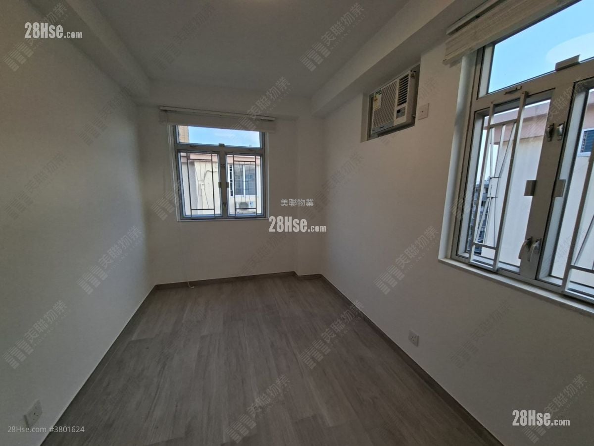 Merry Court Sell 2 Bedrooms , 1 Bathroom 635 ft²