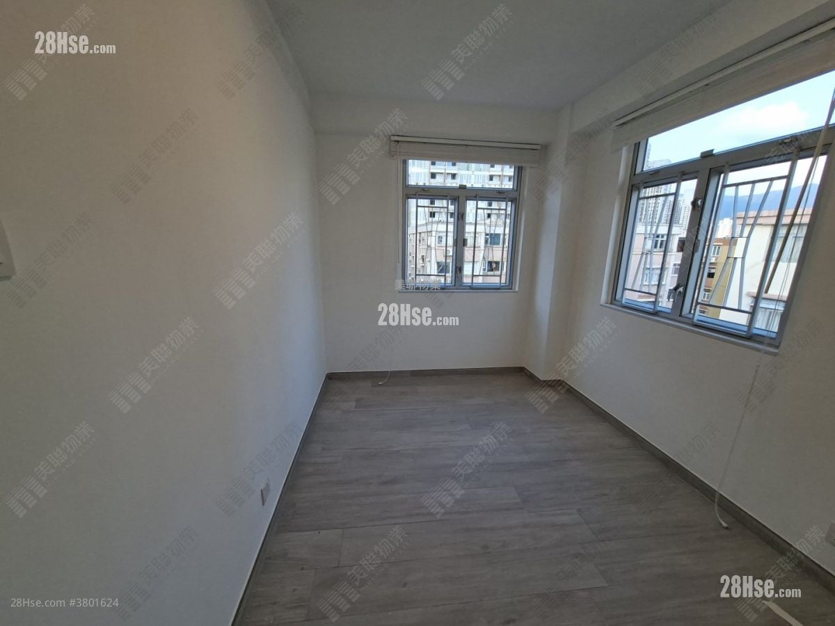 Merry Court Sell 2 Bedrooms , 1 Bathroom 635 ft²