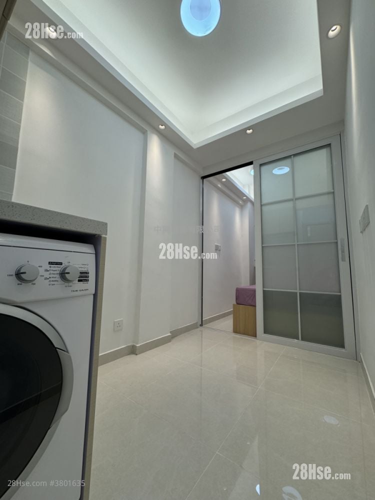 Man Wai Building Sell 4 Bedrooms 665 ft²
